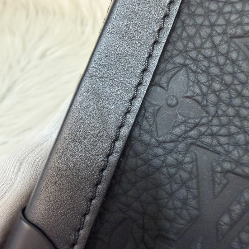 LV M53288 Soft Trunk黑色 壓紋 牛皮 軟箱 皮革 方箱 斜背包-17