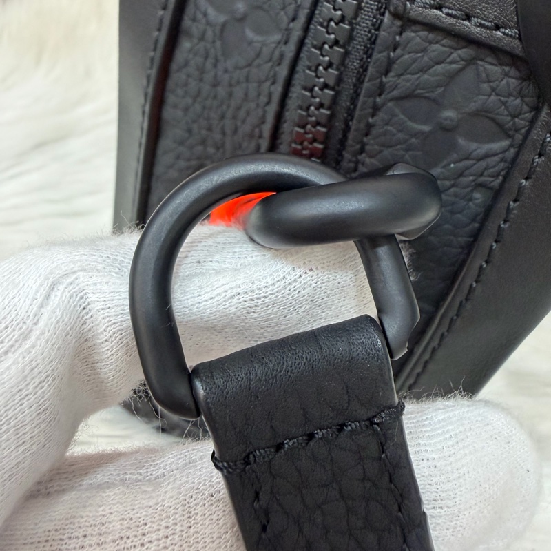 LV M53288 Soft Trunk黑色 壓紋 牛皮 軟箱 皮革 方箱 斜背包-24