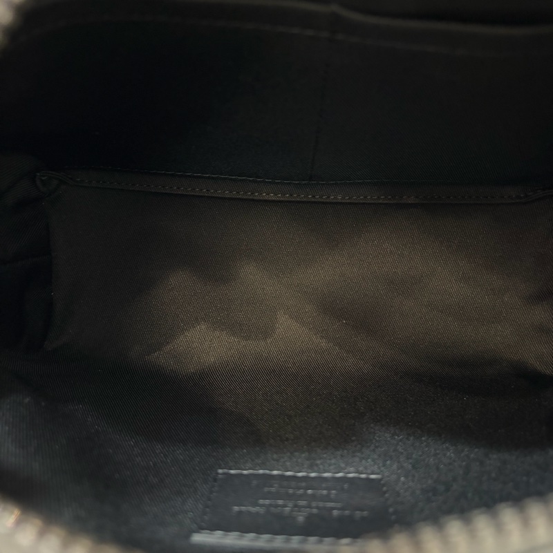 LV M53288 Soft Trunk黑色 壓紋 牛皮 軟箱 皮革 方箱 斜背包-26