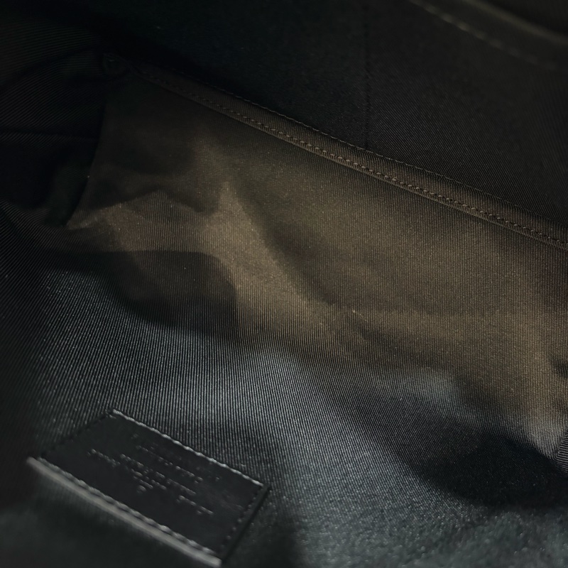 LV M53288 Soft Trunk黑色 壓紋 牛皮 軟箱 皮革 方箱 斜背包-29