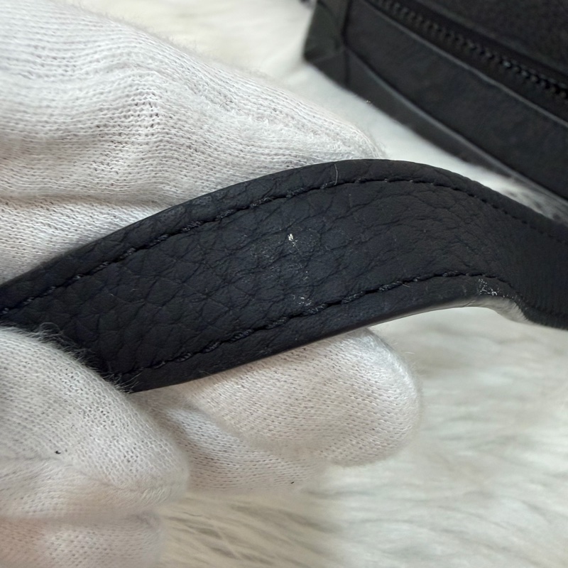 LV M53288 Soft Trunk黑色 壓紋 牛皮 軟箱 皮革 方箱 斜背包-53