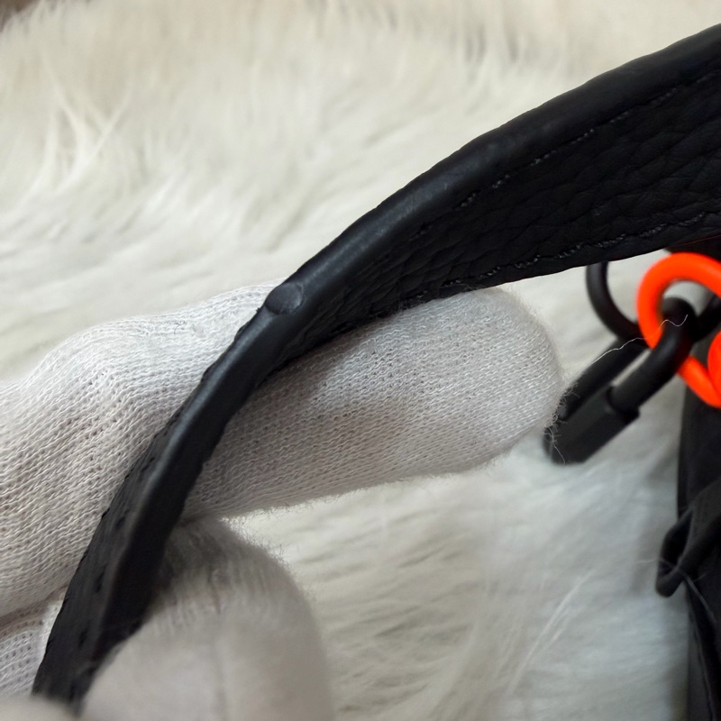 LV M53288 Soft Trunk黑色 壓紋 牛皮 軟箱 皮革 方箱 斜背包-54