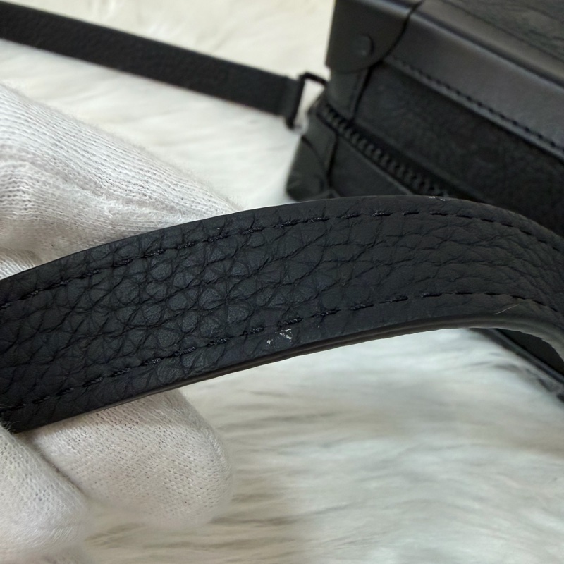 LV M53288 Soft Trunk黑色 壓紋 牛皮 軟箱 皮革 方箱 斜背包-55