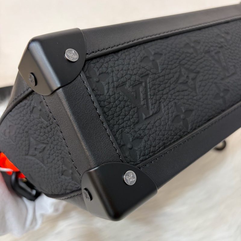 LV M53288 Soft Trunk黑色 壓紋 牛皮 軟箱 皮革 方箱 斜背包-62