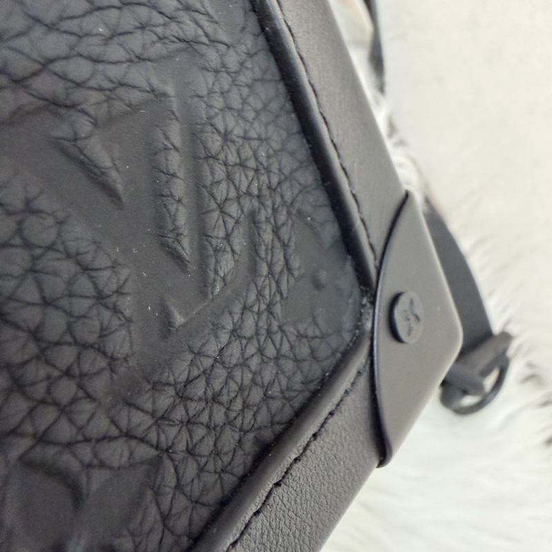 LV M53288 Soft Trunk黑色 壓紋 牛皮 軟箱 皮革 方箱 斜背包-68