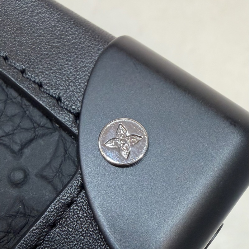LV M53288 Soft Trunk黑色 壓紋 牛皮 軟箱 皮革 方箱 斜背包-73