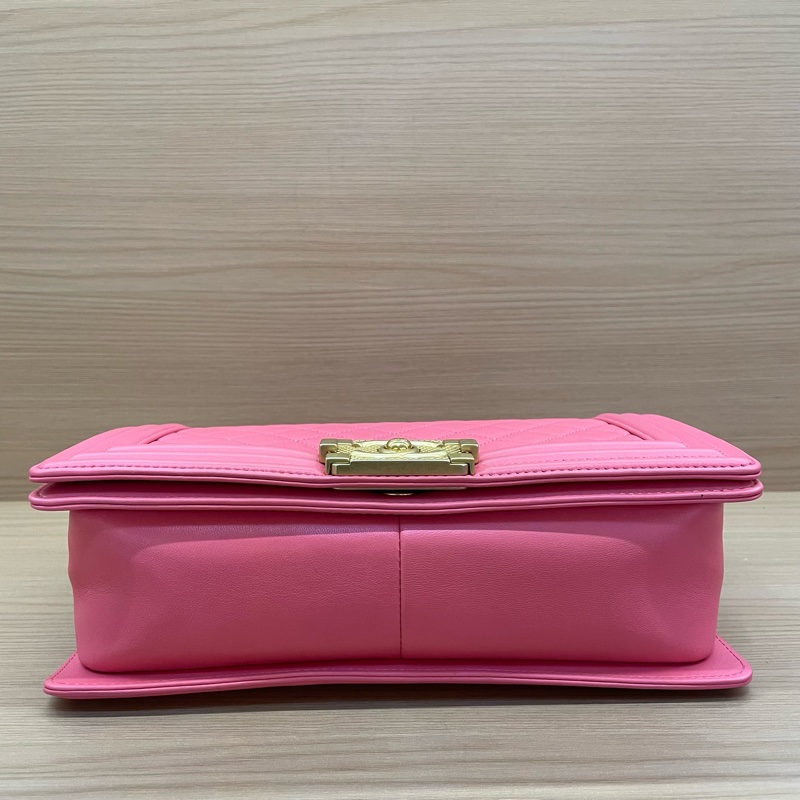 NO:D14 chanel 香奈儿  玫粉 LEBOY 2017年 23開 复古金扣 牛皮中號  單肩斜挎鏈條包 有塵袋 無卡無盒子尺寸底長25*高14*寬8*-4