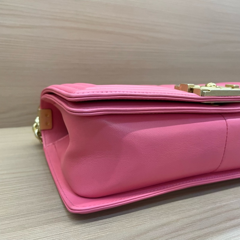 NO:D14 chanel 香奈儿  玫粉 LEBOY 2017年 23開 复古金扣 牛皮中號  單肩斜挎鏈條包 有塵袋 無卡無盒子尺寸底長25*高14*寬8*-5