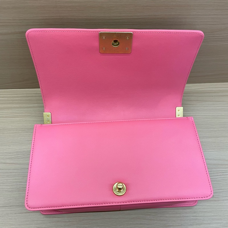 NO:D14 chanel 香奈儿  玫粉 LEBOY 2017年 23開 复古金扣 牛皮中號  單肩斜挎鏈條包 有塵袋 無卡無盒子尺寸底長25*高14*寬8*-10