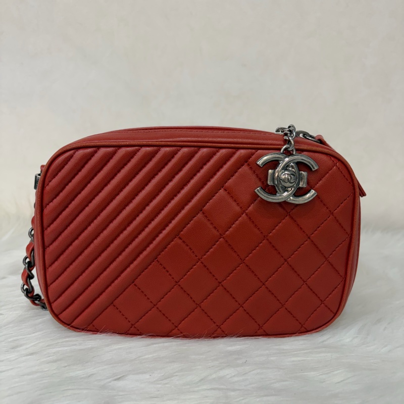 CHANEL BOY CAMERA COCO 19 紅色 暗紅 牛皮 復古銀鍊 相機包肩背包手機包斜背包拉鍊包-0