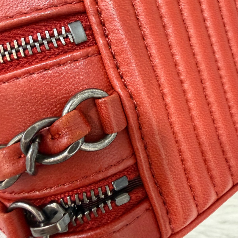 CHANEL BOY CAMERA COCO 19 紅色 暗紅 牛皮 復古銀鍊 相機包肩背包手機包斜背包拉鍊包-26