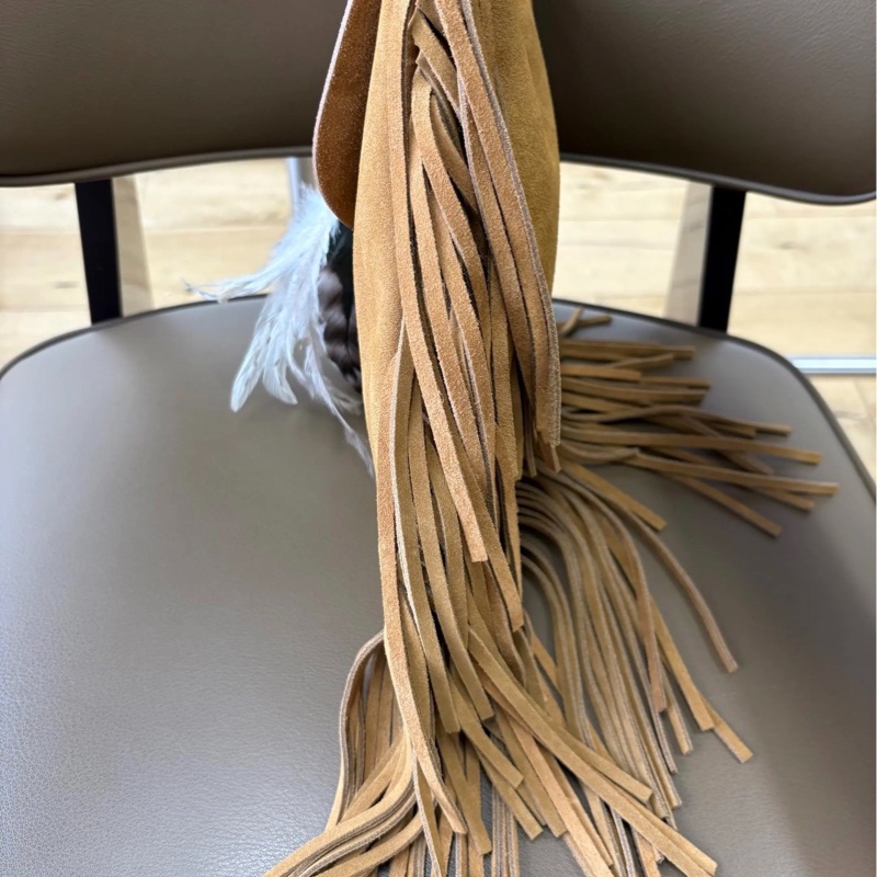 未使用閒置品YSL聖羅蘭 駝色波西米亞柔軟麂皮流蘇斜挎包-3