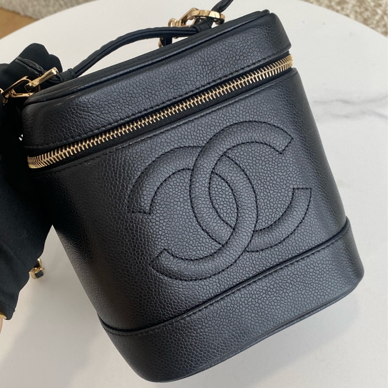Chanel vintage黑金化妝包-1