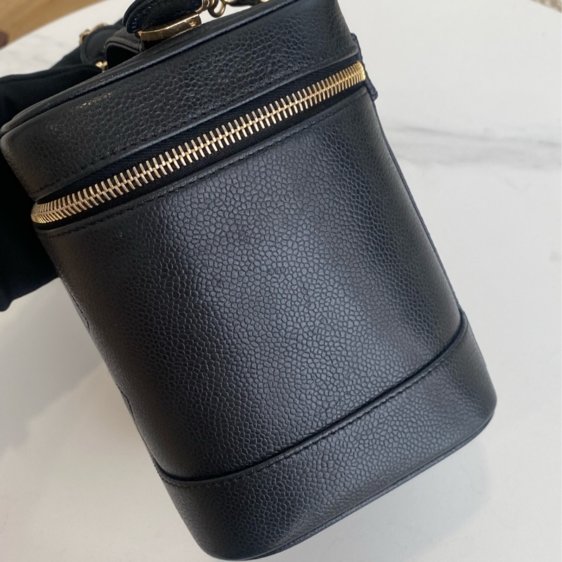 Chanel vintage黑金化妝包-2
