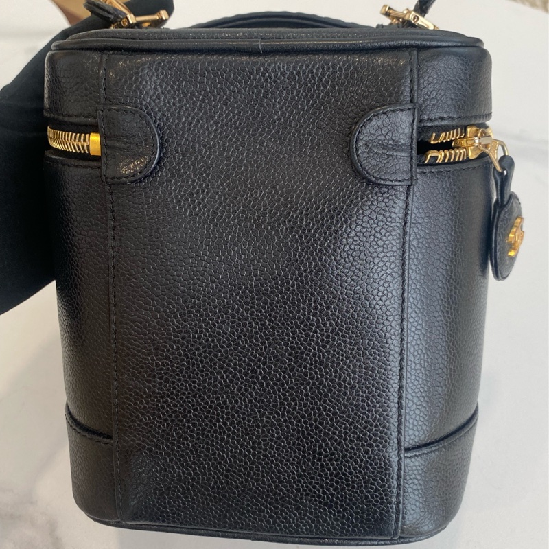 Chanel vintage黑金化妝包-3