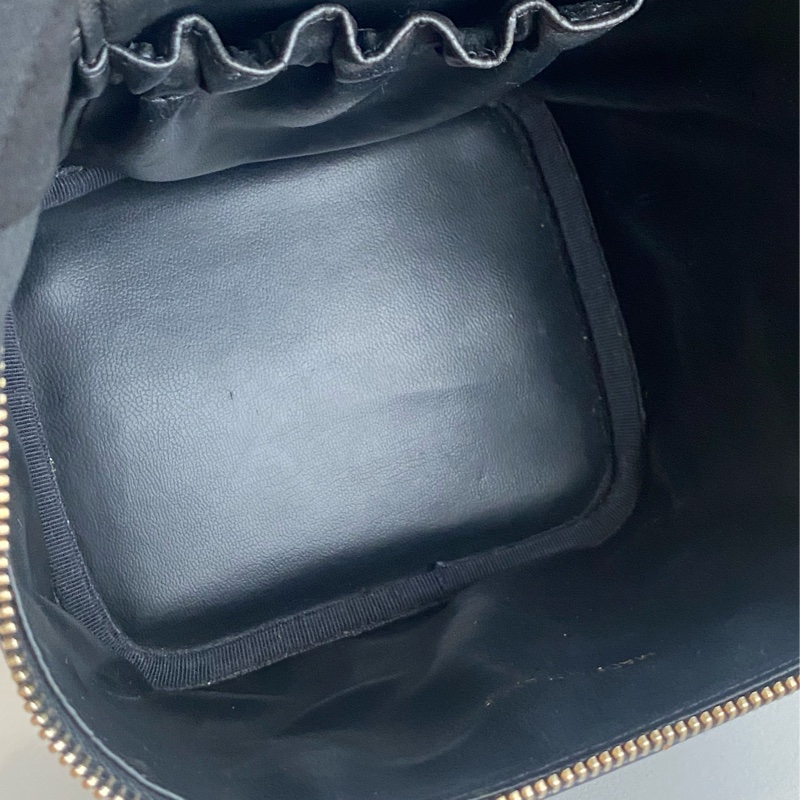 Chanel vintage黑金化妝包-8