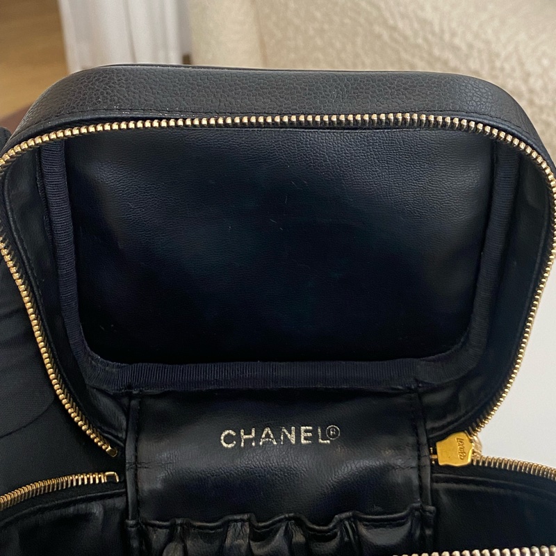 Chanel vintage黑金化妝包-9