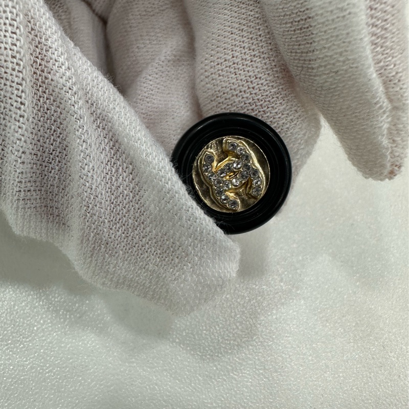 Chanel香奈兒 圓形琺瑯雙C耳環-1