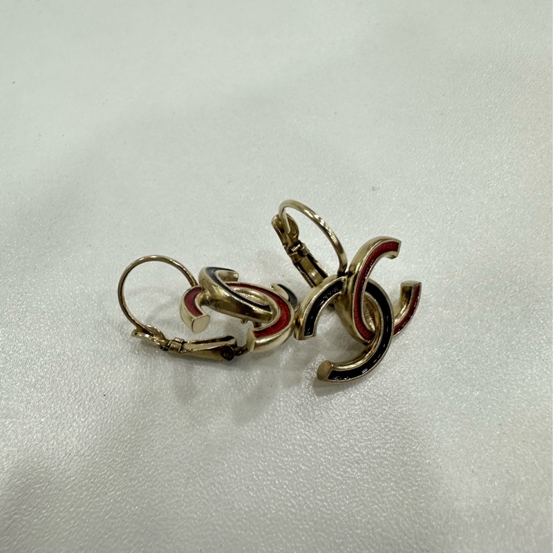 Chanel 香奈兒經典雙C紅紫琺瑯金色耳夾-1