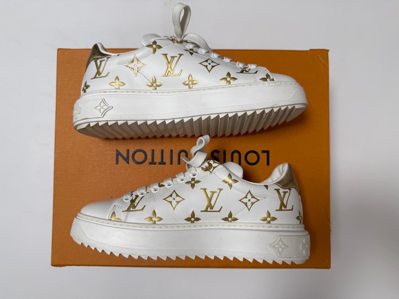 Lv Time Out浮雕壓印板鞋 路易威登休閒鞋 白色 35.5碼-1