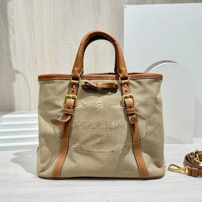 Prada普拉達蝴蝶結logo帆布拼牛皮刺繡帆布托特包-0