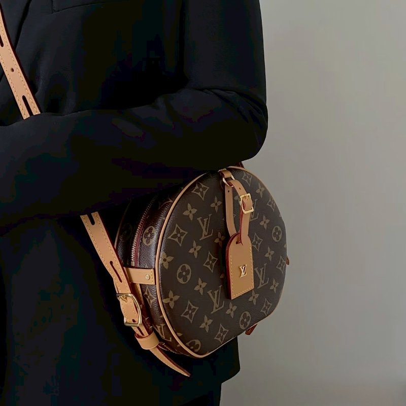 LV原花肩背圓餅包M52294-0