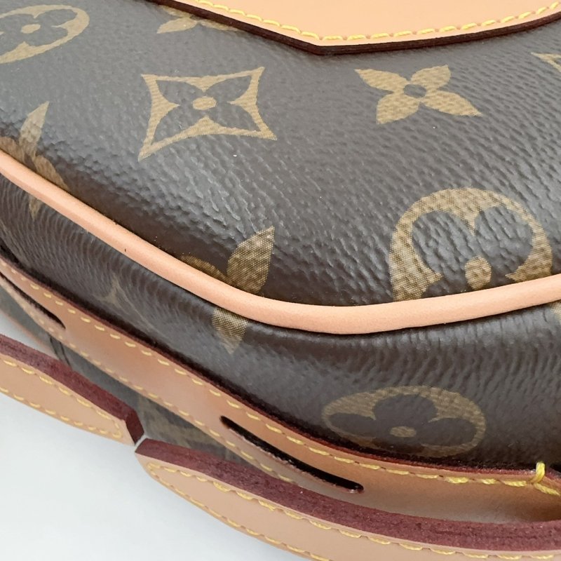 LV原花肩背圓餅包M52294-11