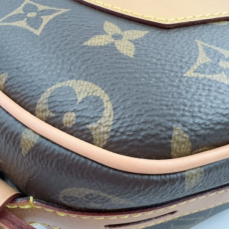 LV原花肩背圓餅包M52294-13