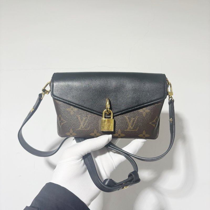 芯片款 路易威登/Louis Vuitton Padlock On Strap 老花拼黑色迷你鎖頭包-0