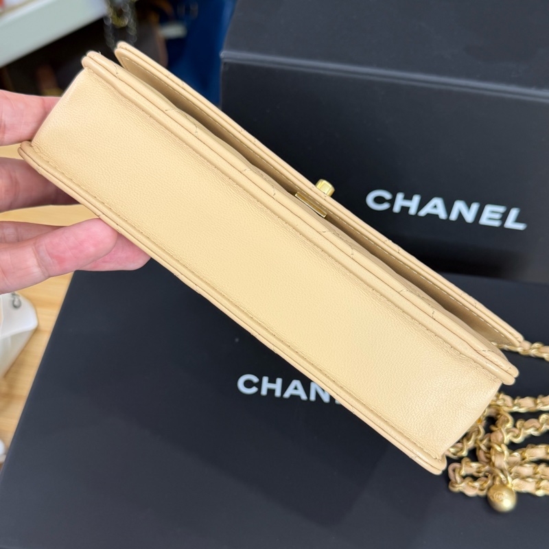 上架中🔑Chanel 金釦奶茶色菱格紋金球woc鍊包-6