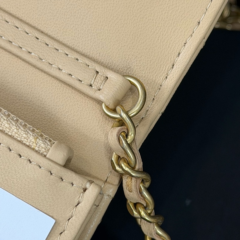 上架中🔑Chanel 金釦奶茶色菱格紋金球woc鍊包-22