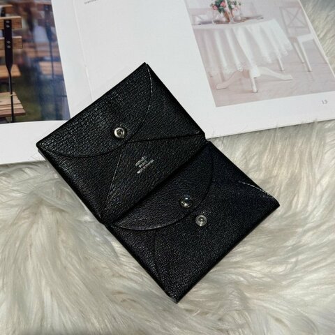 愛馬仕 黑色Calvi卡包