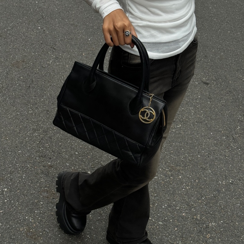 【超級新🆕】 Chanel 黑金羊皮 小托特肩背包 (專櫃223,000)-5