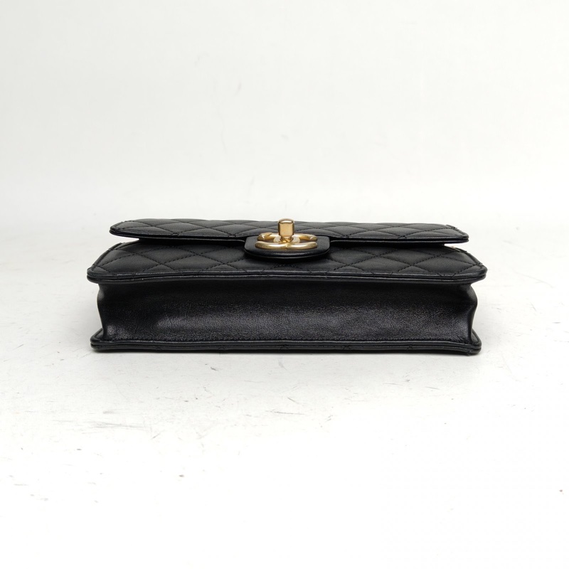 CHANEL 19SSCF口蓋包黑色羊皮27開金扣珍珠裝飾菱格紋-3