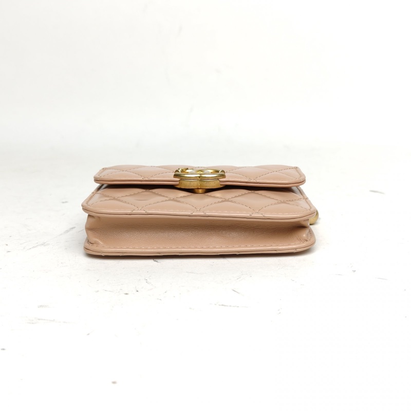 CHANEL 21ACF吸扣WOC奶茶色牛皮31開金扣雙金珠皮穿鏈-3