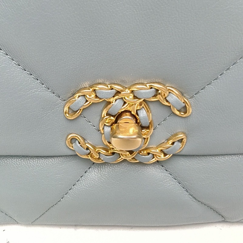 CHANEL 19BAG口蓋包小號藍色羊皮30開金銀扣-4