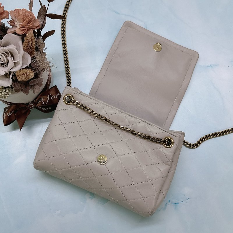 YSL Mini Nolita絎縫小羊皮斜背包-4