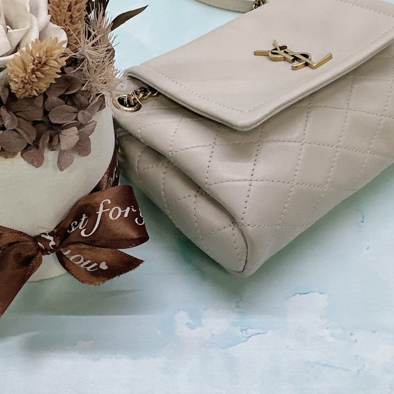 YSL Mini Nolita絎縫小羊皮斜背包-7