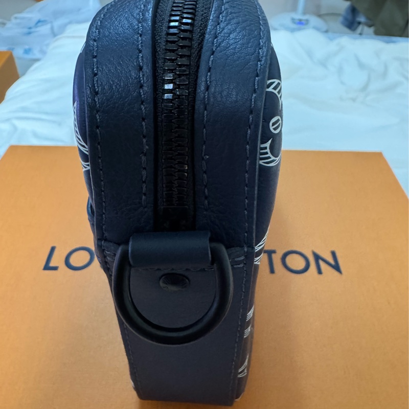 Louis Vuitton Trio M24753三合一壓紋老花郵差包-9