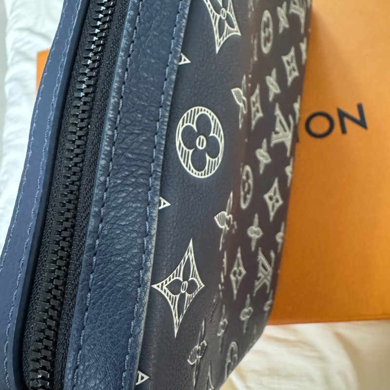 Louis Vuitton Trio M24753三合一壓紋老花郵差包-23