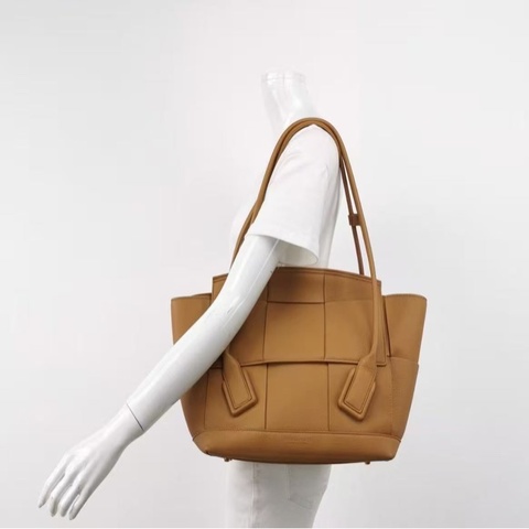 BV ARCO系列編織包焦糖色 牛皮 底長約29公分 閒置新配件塵袋