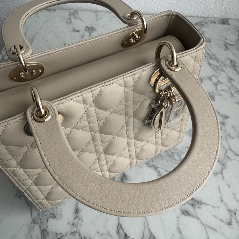 Dior燕麥色5*5黛妃包  超美❤️‍🔥❤️‍🔥❤️‍🔥-14