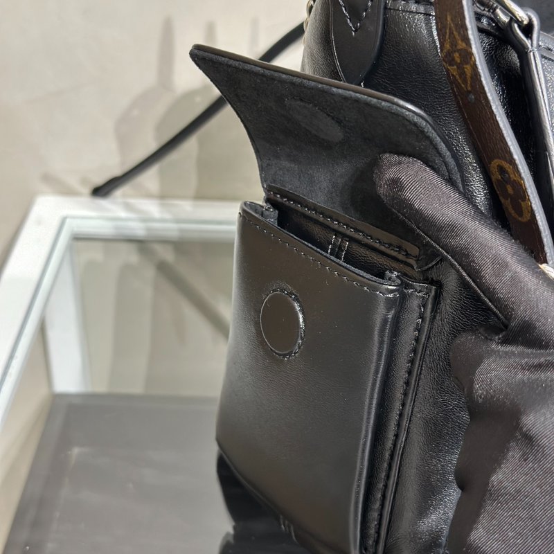 LOUIS VUITTON CarryAll Cargo Vibe - PM黑-7