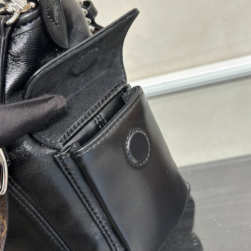 LOUIS VUITTON CarryAll Cargo Vibe - PM黑-8