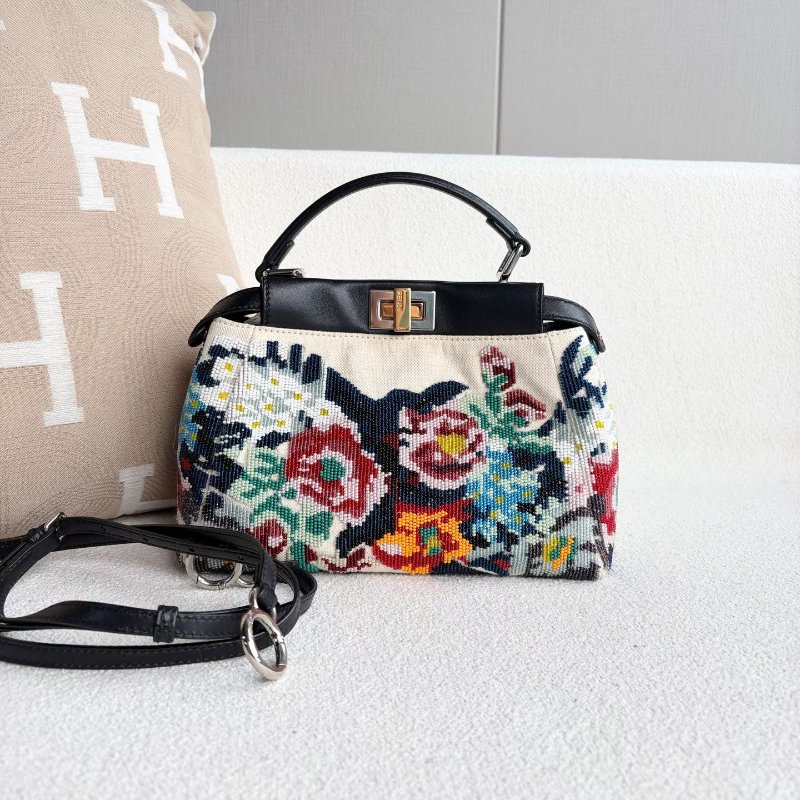 ️Fendi 串珠peekaboo手提斜背包23*18*11 98新配件肩帶塵袋-3