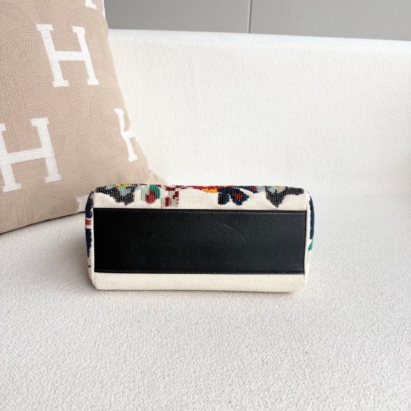 ️Fendi 串珠peekaboo手提斜背包23*18*11 98新配件肩帶塵袋-7