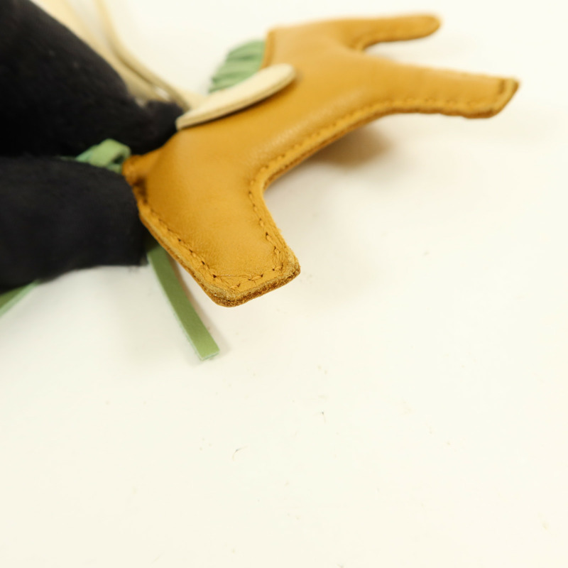 HERMES Milo皮革Rodeo PM掛飾Sesame/Vert Criquet-10