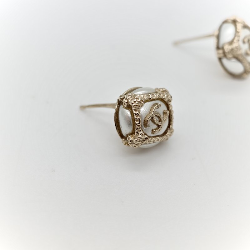 Chanel 香奈兒 CC 香檳金 方框 耳環-1