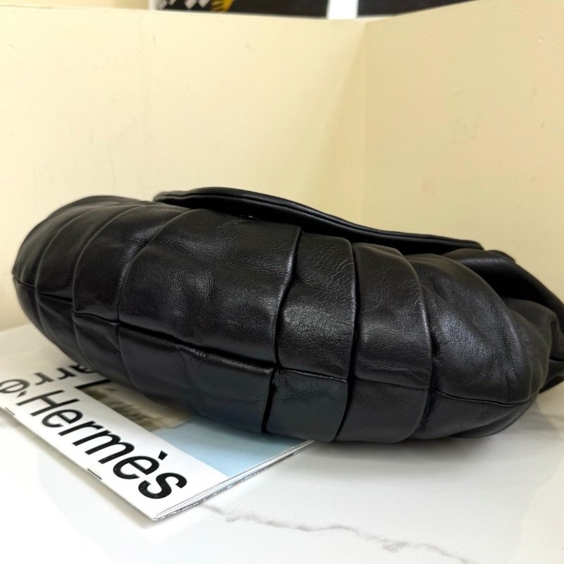 ️Chanel 黑銀餃子包 35*26 98新配件塵袋-4