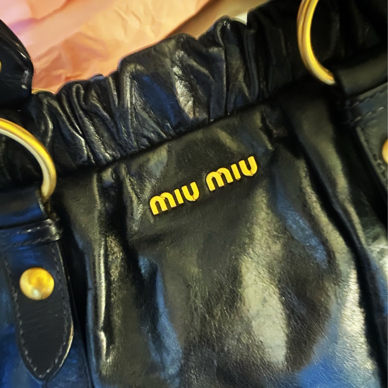 Miumiu黑金油蠟包Vitello Lux 2WAY 手提 肩背 斜背包 機車包 機場包-15